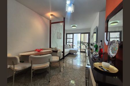 Apartamento à venda com 77m², 2 quartos e 1 vagaSala 