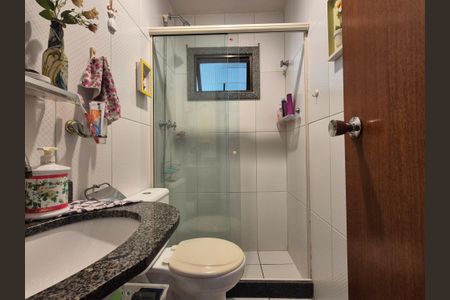 Apartamento à venda com 77m², 2 quartos e 1 vagaBanheiro 