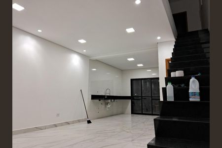 Casa à venda com 3 quartos, 132m² em Parque das Nações, Santo André