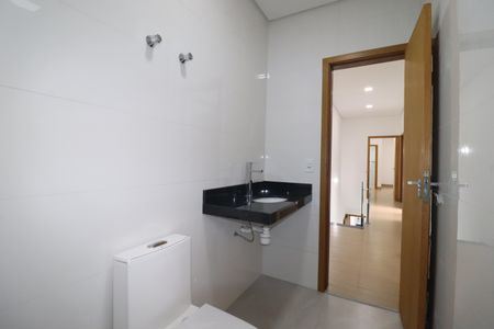 Casa à venda com 132m², 4 quartos e 3 vagasBanheiro 2