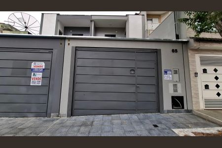 Casa à venda com 132m², 4 quartos e 3 vagasFachada