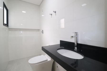 Casa à venda com 132m², 4 quartos e 3 vagasBanheiro 2