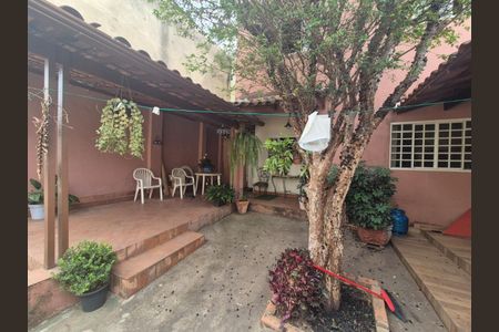 Casa à venda com 581m², 3 quartos e 4 vagas