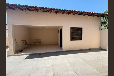 Casa à venda com 4 quartos, 219m² em Piratininga, Niterói
