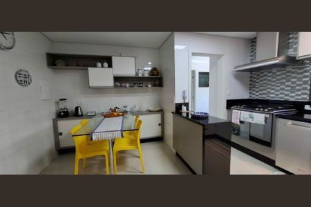 Apartamento à venda com 193m², 3 quartos e 3 vagas