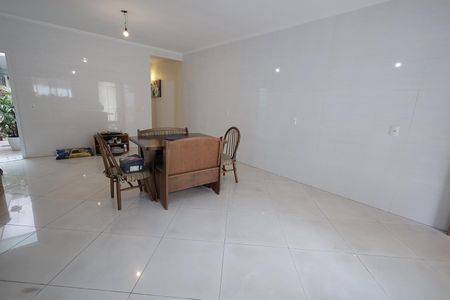 Casa à venda com 190m², 3 quartos e 2 vagasCozinha