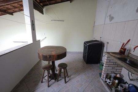 Casa à venda com 190m², 3 quartos e 2 vagasChurrasqueira e Área de Serviço