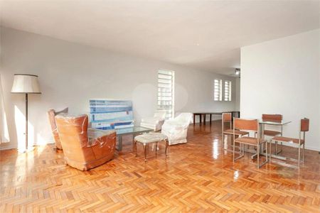 Apartamento à venda com 3 quartos, 220m² em Jardim Paulista, São Paulo