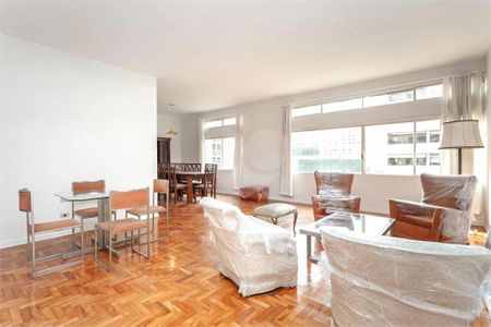 Apartamento à venda com 220m², 3 quartos e 2 vagas