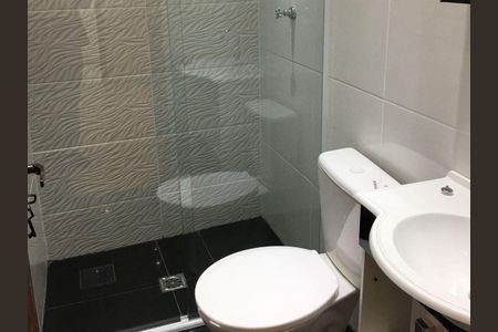 Banheiro  de apartamento à venda com 1 quarto, 49m² em Jardim Dona Leopoldina, Porto Alegre