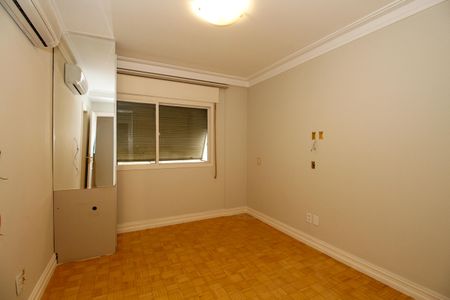 Apartamento à venda com 350m², 3 quartos e 2 vagasSuíte 2