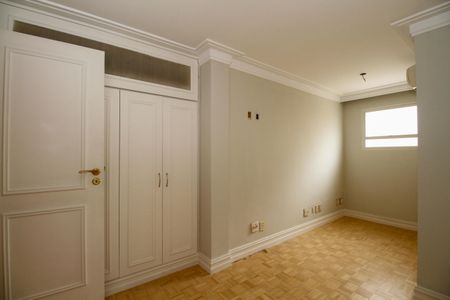 Apartamento à venda com 350m², 3 quartos e 2 vagasEscritório