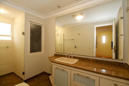 Apartamento à venda com 350m², 3 quartos e 2 vagasBanheiro da Suíte 3