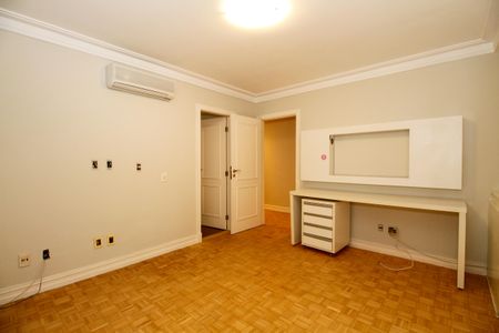 Apartamento à venda com 350m², 3 quartos e 2 vagasSuíte 3