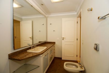 Apartamento à venda com 350m², 3 quartos e 2 vagasBanheiro da Suíte 3