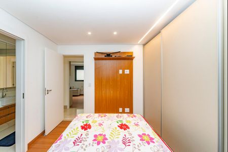 Apartamento para alugar com 127m², 3 quartos e 2 vagas Apartamento para alugar com 127m², 3 quartos e 2 vagasQuarto 2