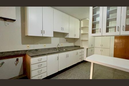 Apartamento à venda com 173m², 3 quartos e 3 vagasCozinha