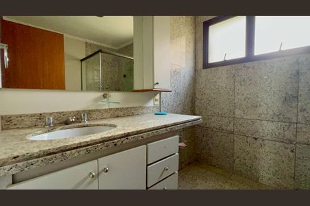 Apartamento à venda com 173m², 3 quartos e 3 vagasBanheiro da Suíte 3