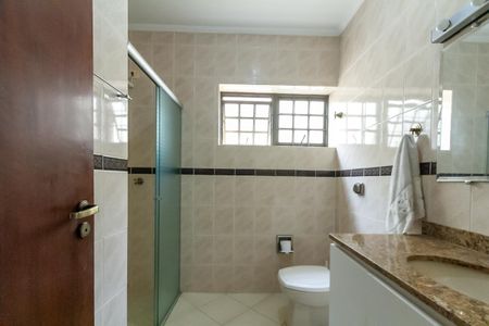 Casa à venda com 215m², 3 quartos e 2 vagasBanheiro Social
