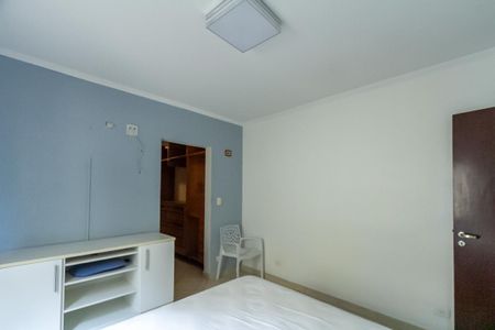 Casa à venda com 215m², 3 quartos e 2 vagasSuíte