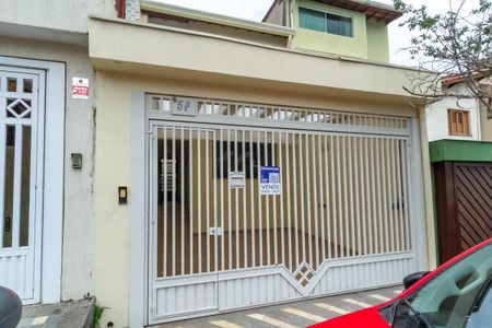 Casa à venda com 215m², 3 quartos e 2 vagasFachada