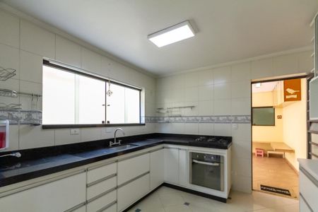 Casa à venda com 215m², 3 quartos e 2 vagasCozinha