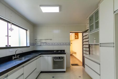 Casa à venda com 215m², 3 quartos e 2 vagasCozinha