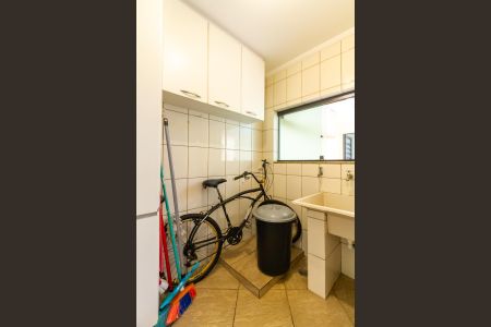 Casa à venda com 215m², 3 quartos e 2 vagasÁrea de Serviço