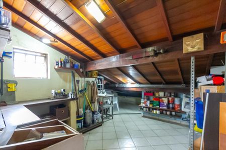 Casa à venda com 215m², 3 quartos e 2 vagasOficina