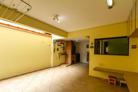 Casa à venda com 215m², 3 quartos e 2 vagasQuintal e Churrasqueira