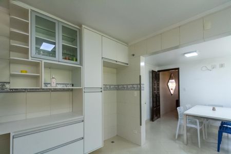 Casa à venda com 215m², 3 quartos e 2 vagasCozinha