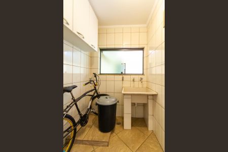 Casa à venda com 215m², 3 quartos e 2 vagasÁrea de Serviço