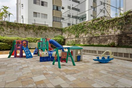 Apartamento à venda com 140m², 3 quartos e 2 vagas Apartamento à venda com 140m², 3 quartos e 2 vagasÁrea Comum - Playground