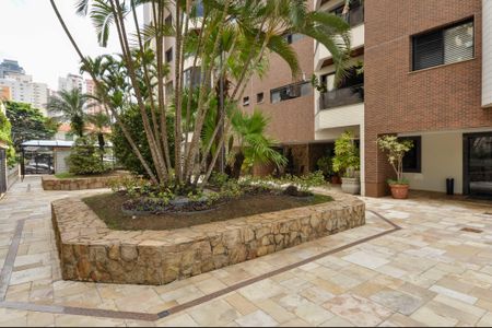 Apartamento à venda com 140m², 3 quartos e 2 vagas Apartamento à venda com 140m², 3 quartos e 2 vagasÁrea Comum - Patio