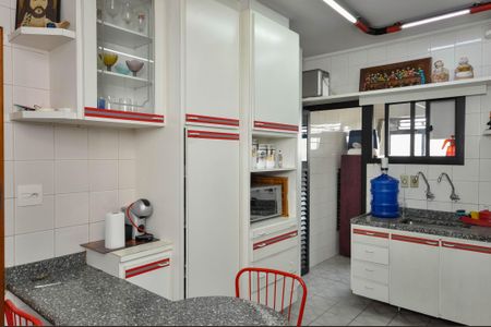 Apartamento à venda com 140m², 3 quartos e 2 vagas Apartamento à venda com 140m², 3 quartos e 2 vagasCozinha