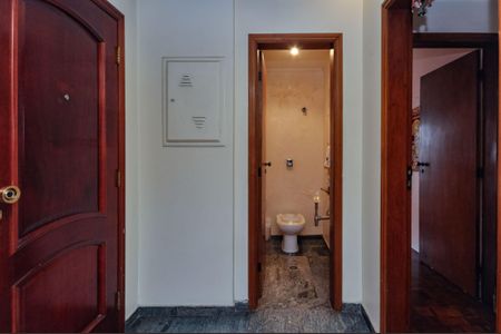 Apartamento à venda com 140m², 3 quartos e 2 vagas Apartamento à venda com 140m², 3 quartos e 2 vagasHall