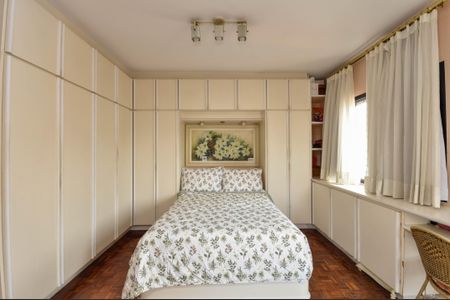 Apartamento à venda com 140m², 3 quartos e 2 vagas Apartamento à venda com 140m², 3 quartos e 2 vagasQuarto 1 Suíte