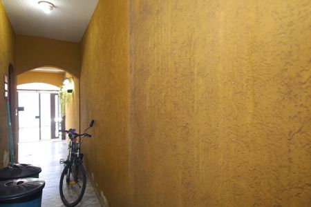 Casa à venda com 168m², 3 quartos e 2 vagasCorredor externo