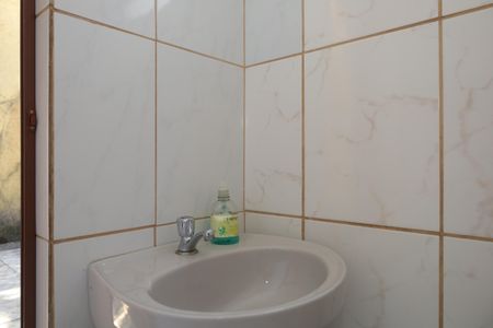 Casa à venda com 168m², 3 quartos e 2 vagasBanheiro 3 - Lavabo externo