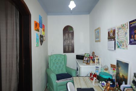 Casa à venda com 168m², 3 quartos e 2 vagasEscritório