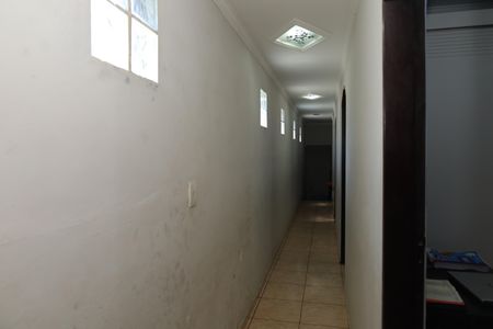 Casa à venda com 168m², 3 quartos e 2 vagasCorredor interno
