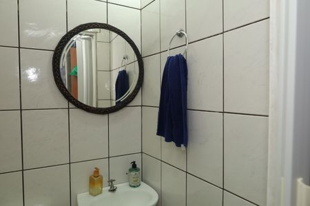 Casa à venda com 168m², 3 quartos e 2 vagasBanheiro 4 - Lavabo interno