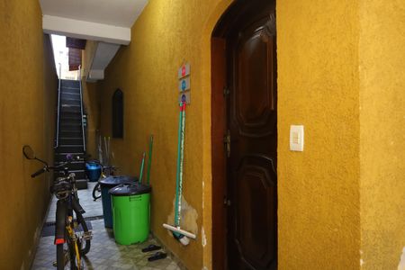 Casa à venda com 168m², 3 quartos e 2 vagasCorredor externo