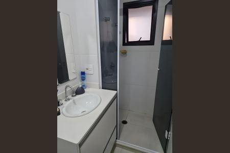 Banheiro de apartamento para alugar com 1 quarto, 38m² em Tamboré, Barueri