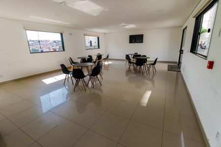 Apartamento para alugar com 42m², 2 quartos e sem vagaÁrea comum - Salão de festas
