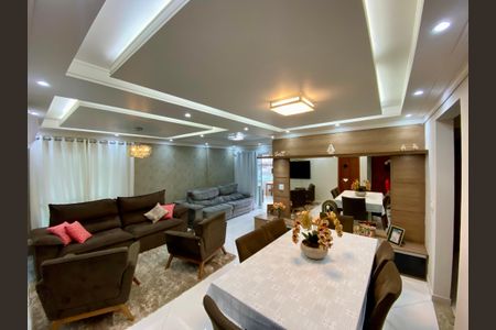 Sala de apartamento para alugar com 3 quartos, 130m² em Guilhermina, Praia Grande