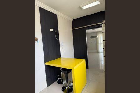 Apartamento para alugar com 131m², 3 quartos e 3 vagasCozinha