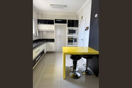 Apartamento para alugar com 131m², 3 quartos e 3 vagasCozinha