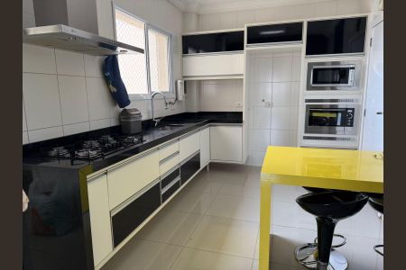 Apartamento para alugar com 131m², 3 quartos e 3 vagasCozinha