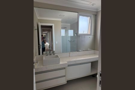 Apartamento para alugar com 131m², 3 quartos e 3 vagasBanheiro